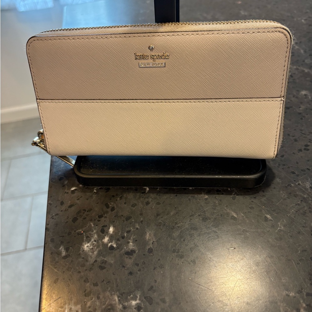 Kate Spade Beige and Cream Wallet